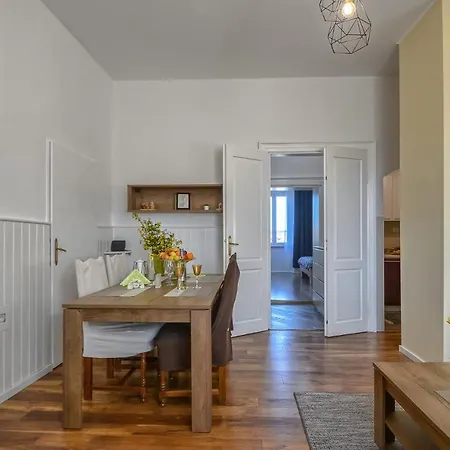 Todor Apartment